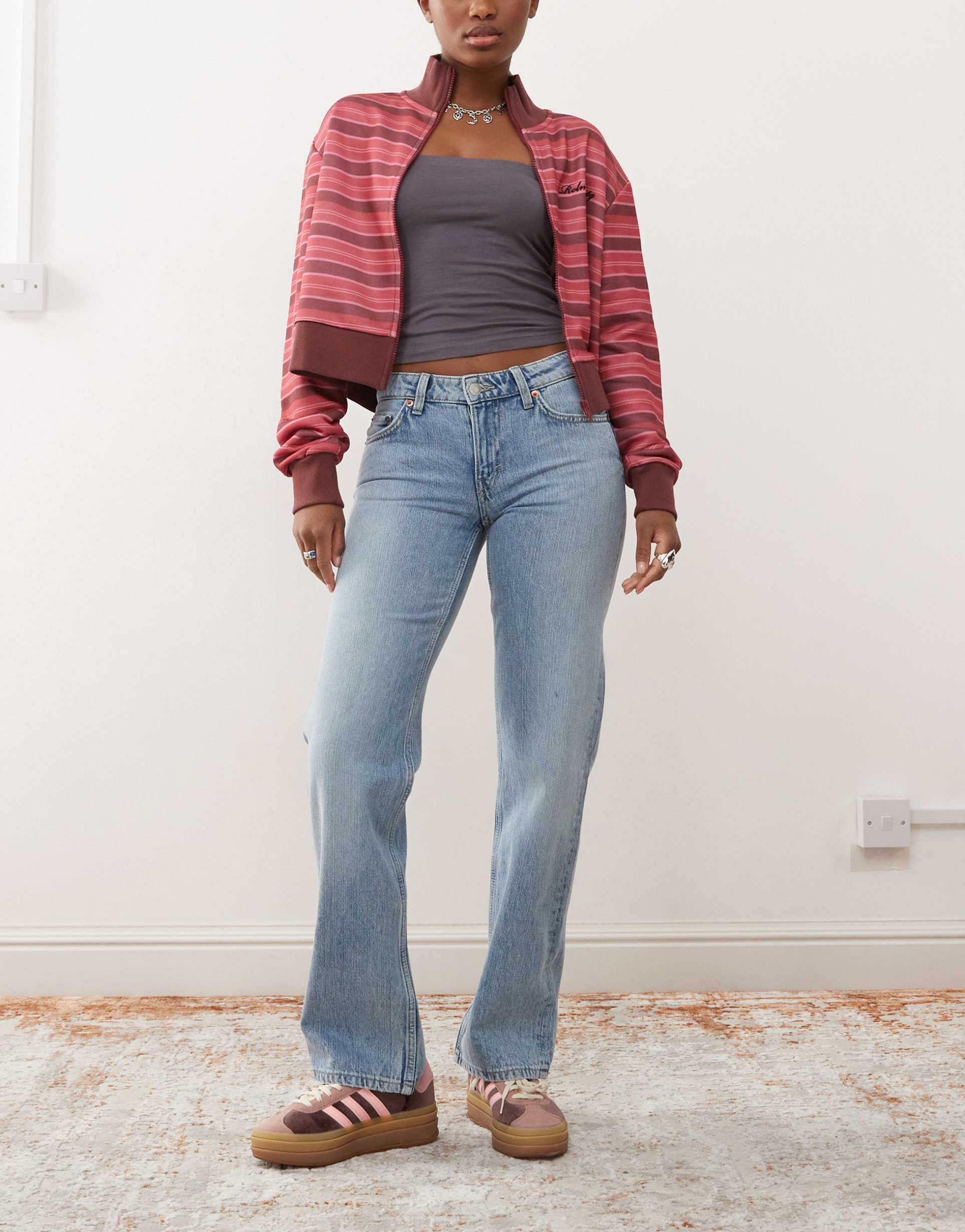 weekday arrow low waist straight leg jeans in blue wash