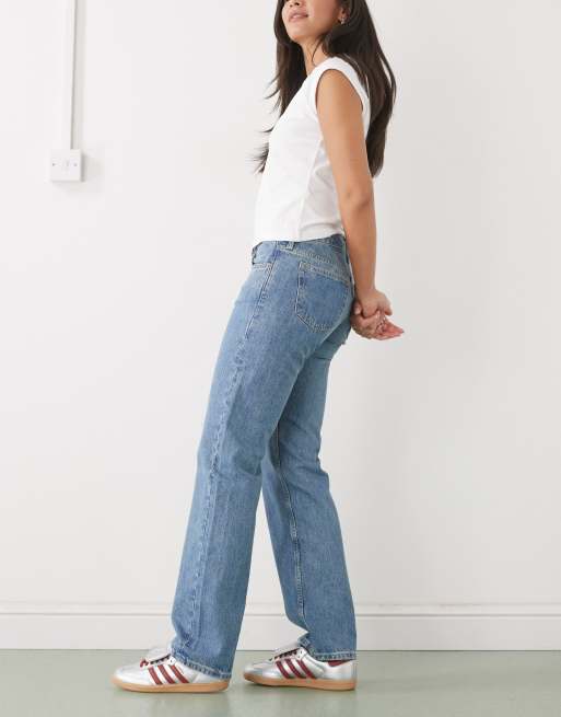 Weekday Arrow low waist straight leg jeans in blue wash, 2 of 5