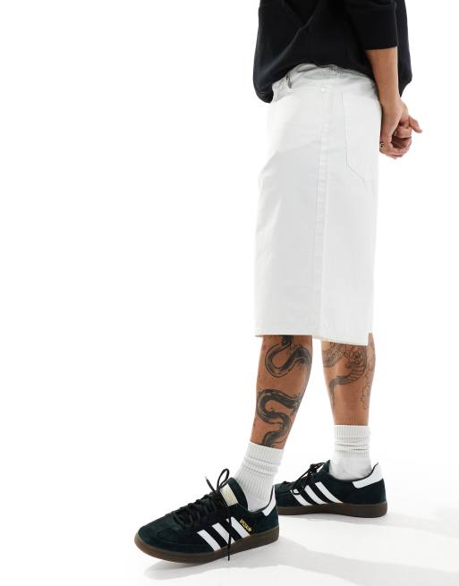 Weekday - Astro - Losse short met skater pasvorm in wit