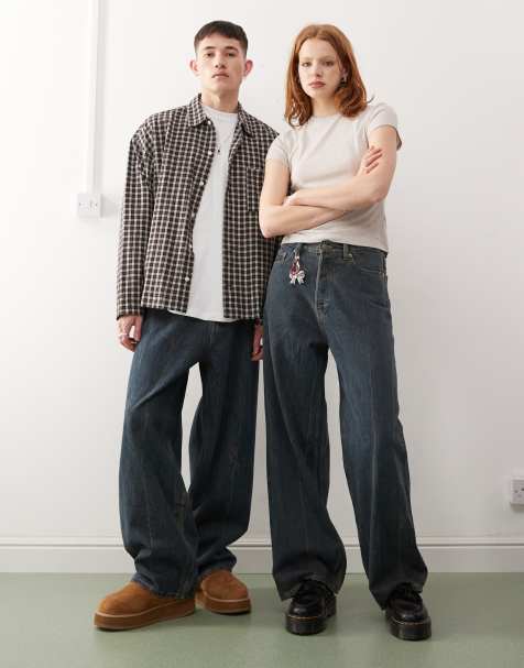 Weekday - Astro - Unisex-jeans med lav talje i mellemblå vask i løstsiddende, poset pasform - view 1