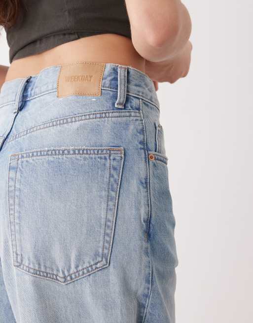 Weekday Astro Unisex low rise baggy fit jeans in dark blue wash, 5 of 5