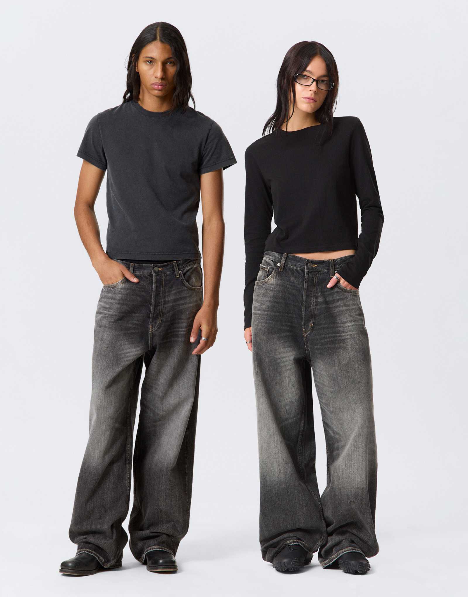 Мешковатые джинсы Weekday Astro унисекс с низкой посадкой, выцветшие черные, постиранные