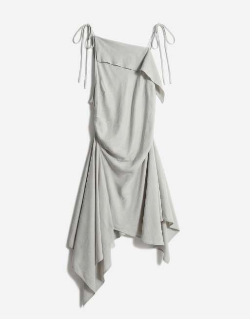 Weekday - Asymmetrische mini jurk met open achterkant en ruches in lichtgrijs, 5 van 11