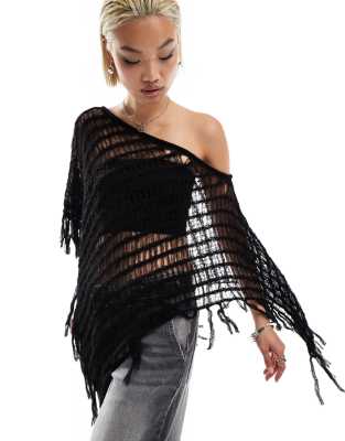 Weekday - Asymmetrischer Poncho aus weitmaschigem Strick in Schwarz