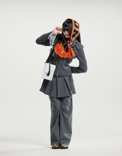 Weekday - Atlin - Geplooide gestreepte mini rok met overslag in donkergrijs - view 1