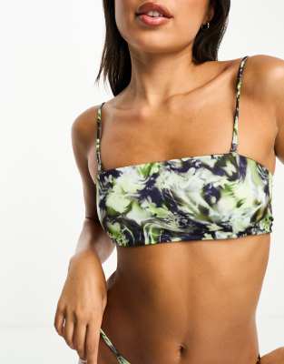 Weekday - Aura - Bandeau-Bikinioberteil in Glücks-Limettengrün, exklusiv bei ASOS-Bunt