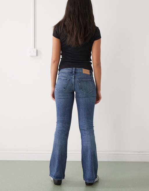 Weekday – Ausgestellte Jeans in gedecktem Blau mit niedrigem Bund und Reißverschluss, 3 von 5