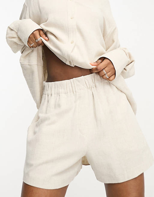 Weekday Ava linen mix shorts in off white | ASOS