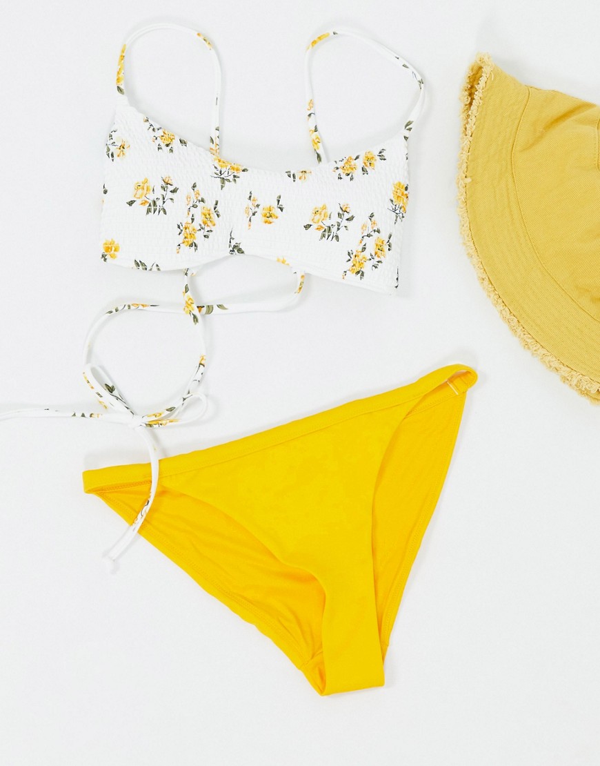Weekday - Ava - Tanga bikinibroekje gerecycled polyester in oranje