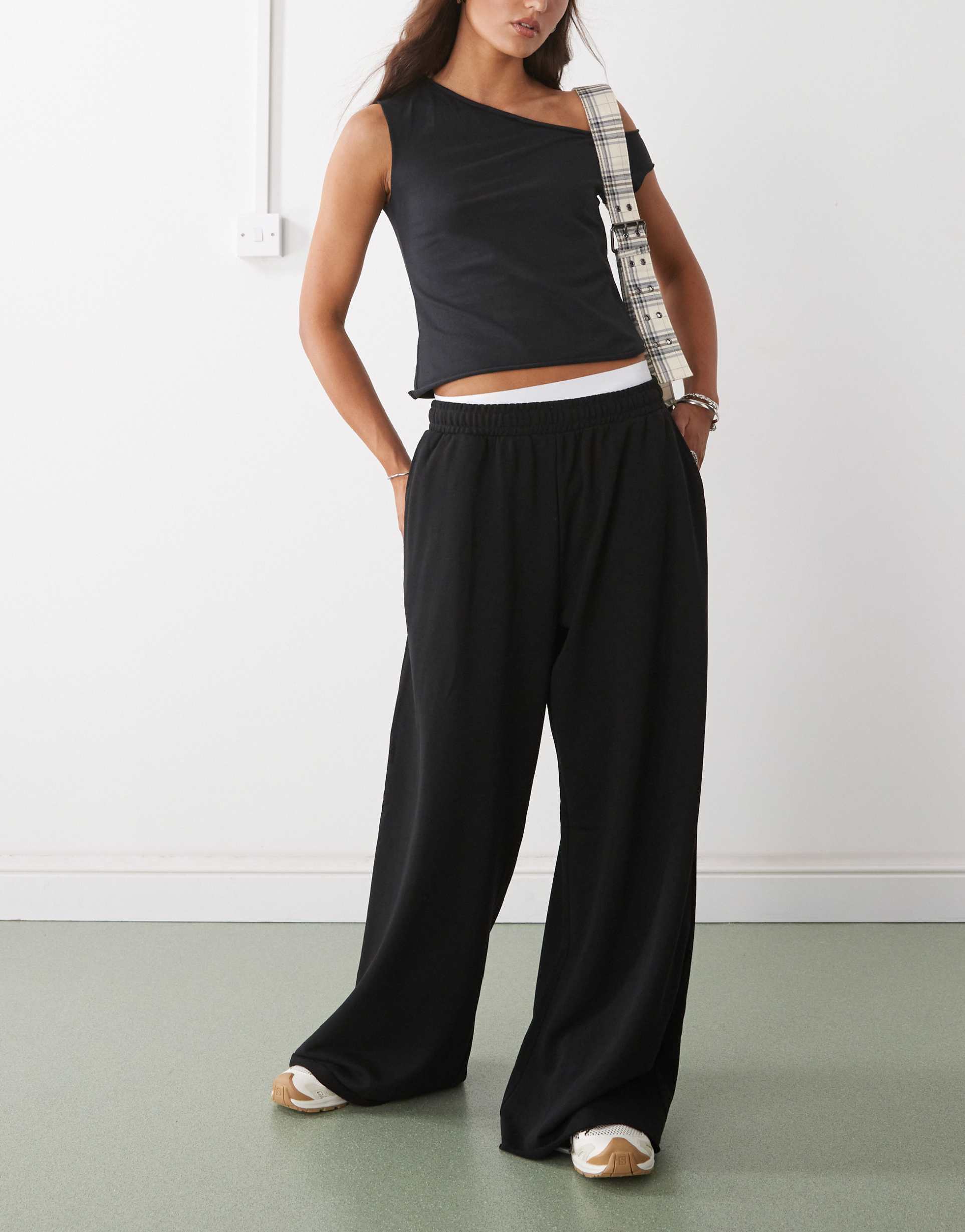 weekday baggy wide leg sweatpants in black
