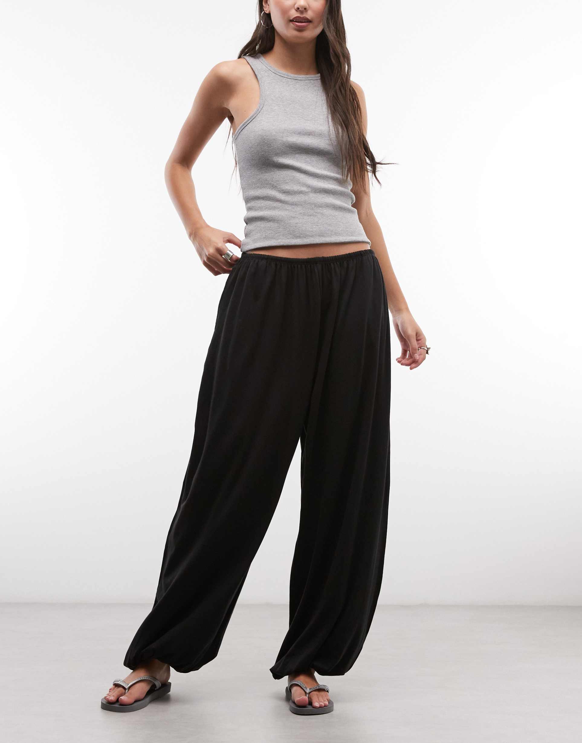 weekday balloon fit pants in black