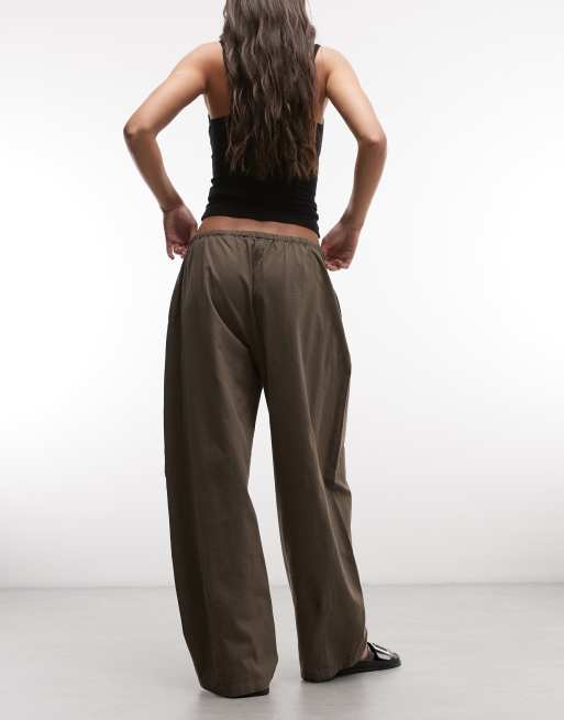 Weekday barrel leg parachute pants in mole, 5 of 5