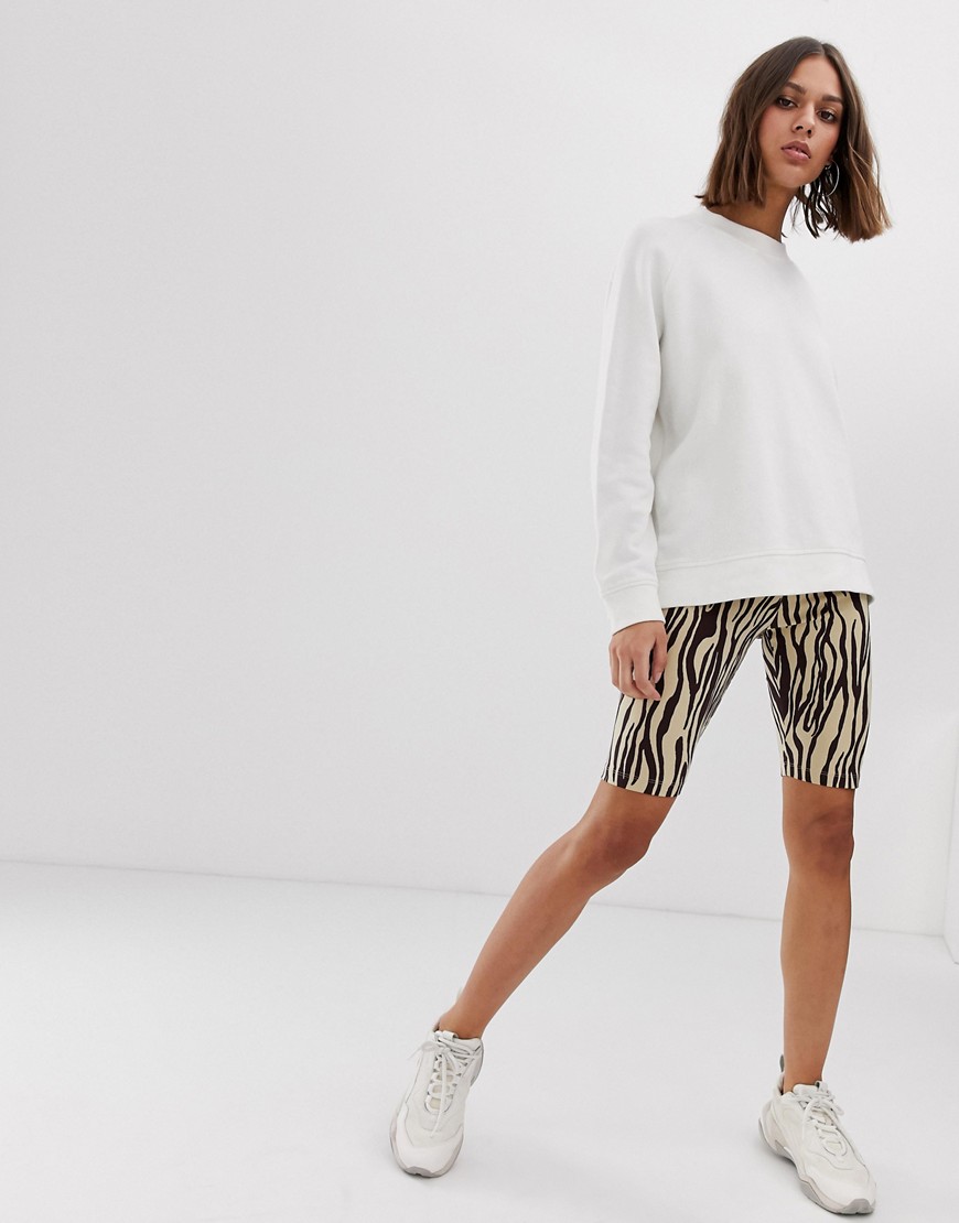 Weekday – Beige leggingsshorts med zebramönster-Flerfärgad