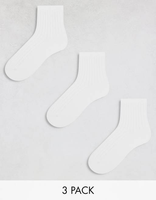 Weekday – Bella – Gerippte Socken in Weiß im 3er-Pack 