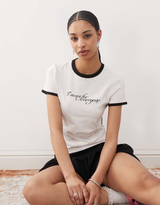 Weekday – Biały T-shirt z kontrastowym wykończeniem z grafiką z przodu w stylu lat 90