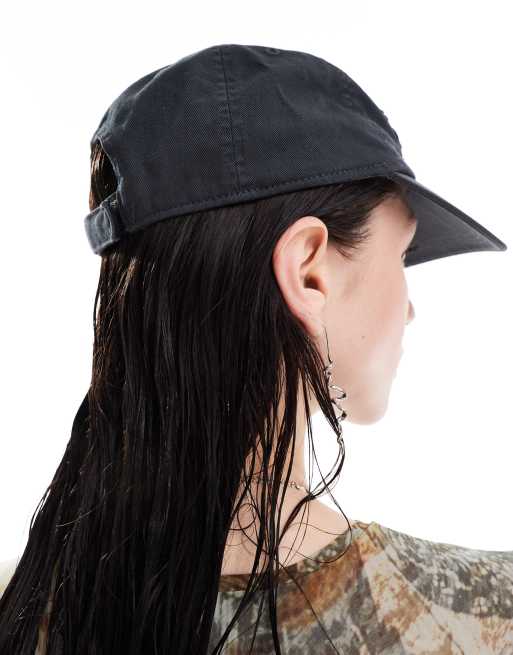 Weekday – Bleksvart keps med ton-i-ton-färgat broderi, 2 av 4