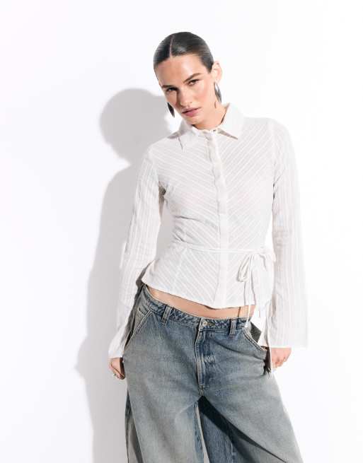 Weekday camicia con dettaglio maniche annodate in bianco sporco