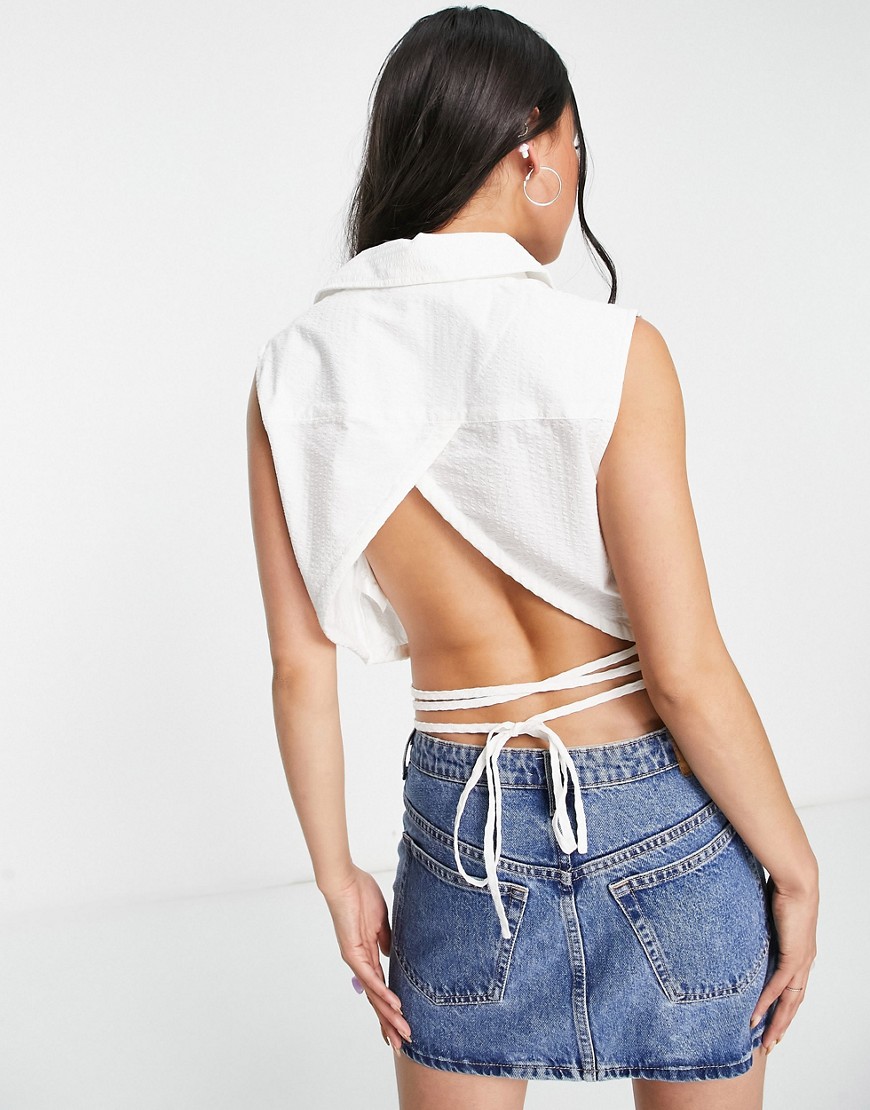 Camicia senza maniche allacciata sul retro aperta sulla schiena bianca-Bianco - Weekday Camicia donna  - immagine3