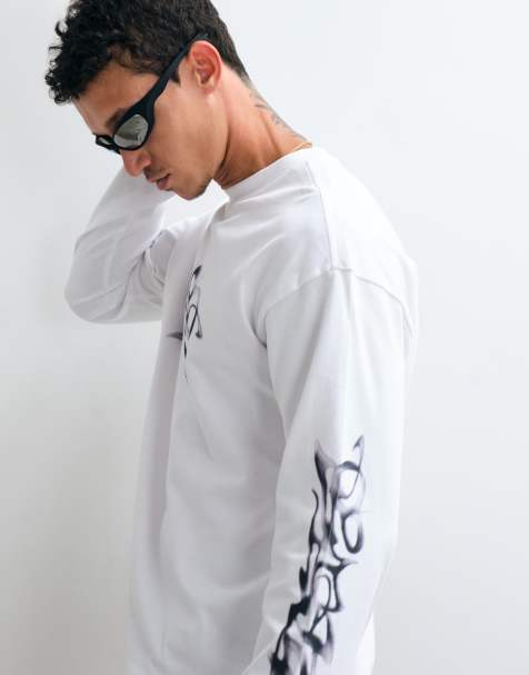 Weekday - camiseta oversize de manga larga con estampado gráfico en blanco - view 1
