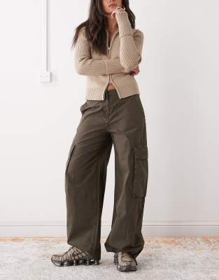 Weekday - Cargohose in Dunkelbraun mit weitem Bein-Brown