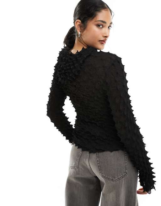 Weekday – Chara – Langärmliges Oberteil in Schwarz mit Kapuze und plissierten Spikes, 3 von 4