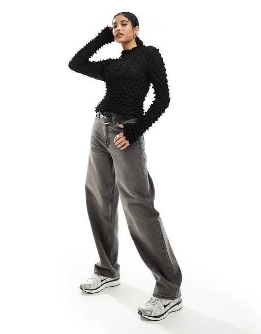 Weekday - Chara - Top met capuchon, lange mouwen en geplooide spikes in zwart