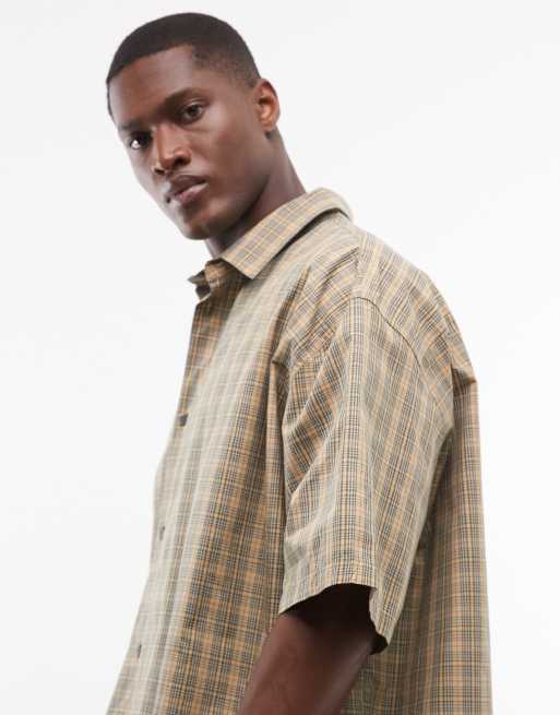 Weekday - Chemise coupe carrée à carreaux avec manches courtes et poches - Beige, 4 de 5