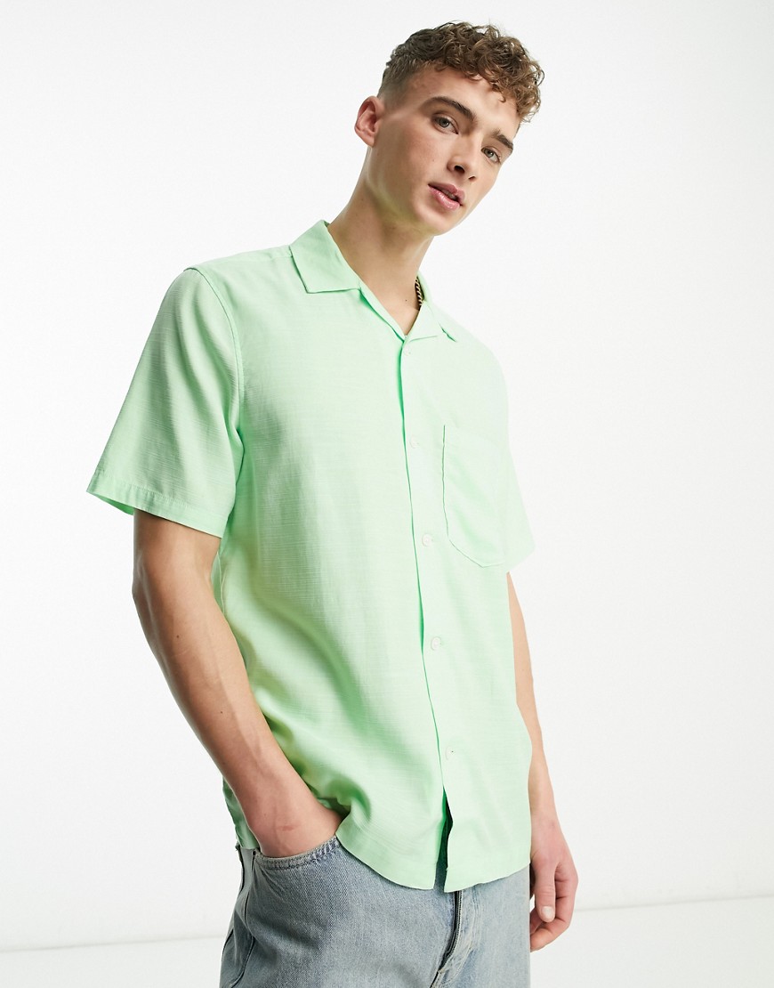 chill short sleeve shirt in light green