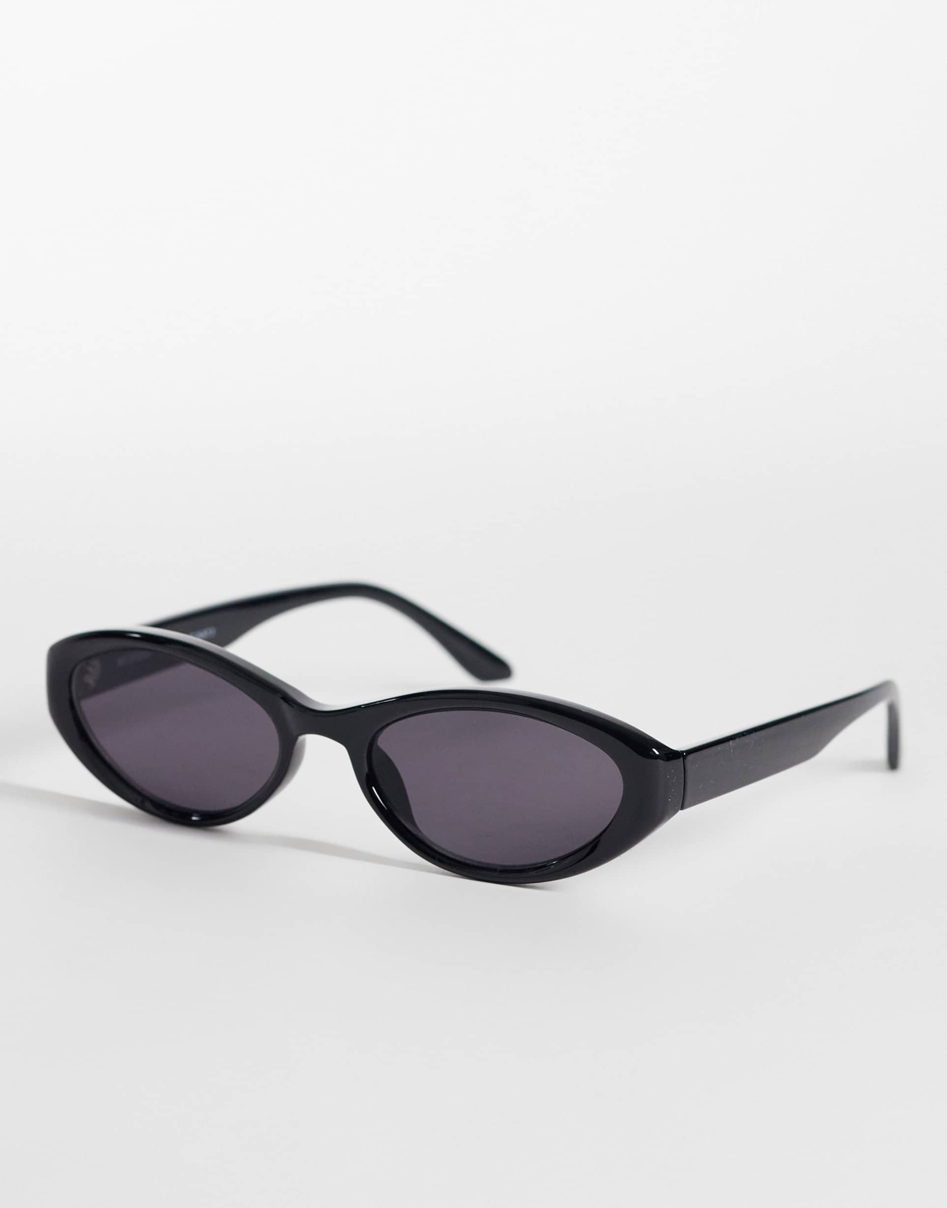 weekday chunky oval sunglasses in black