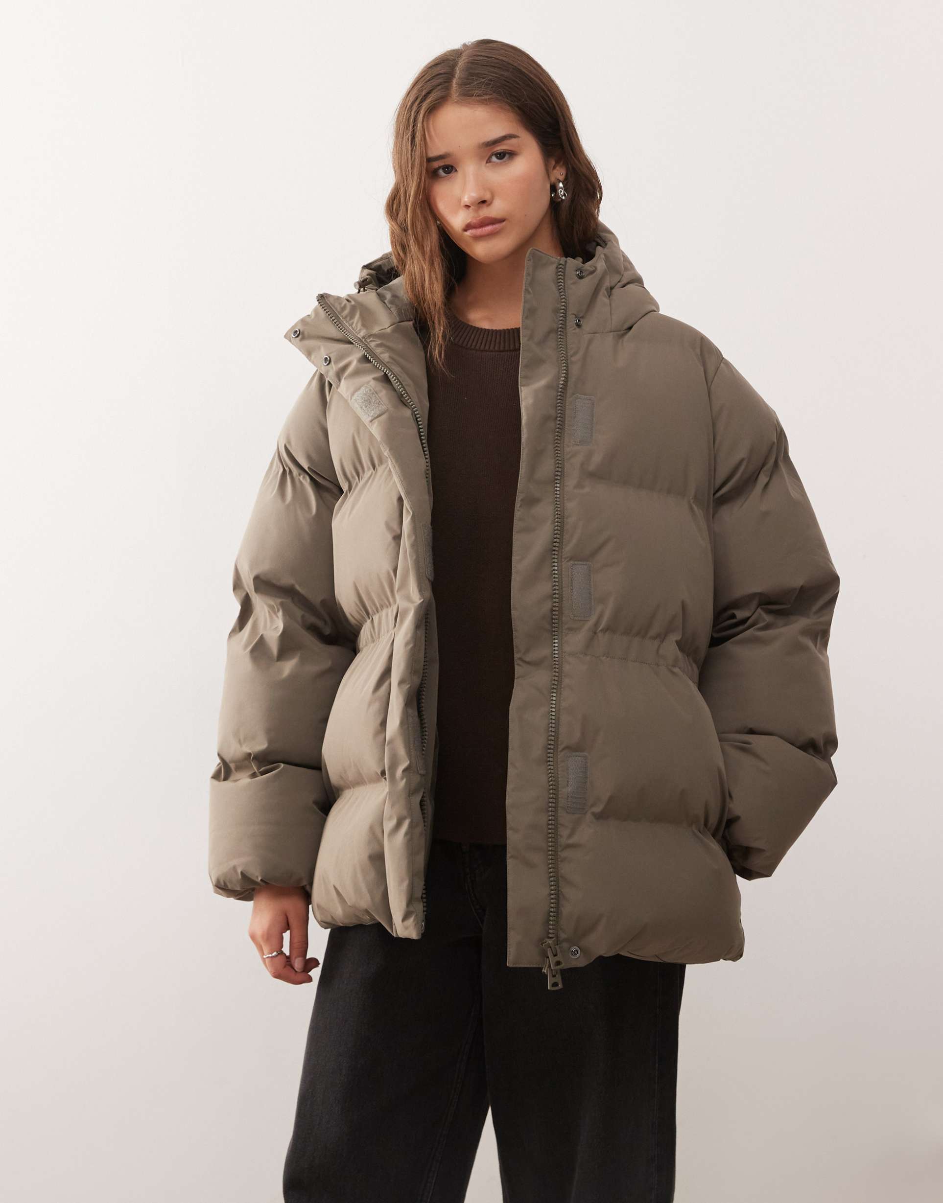 weekday cinched puffer coat with detachable hood in dark mole