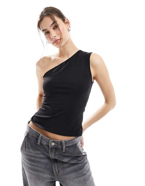 Weekday - Cindy - Top met blote schouder in zwart, exclusief bij ASOS - view 1
