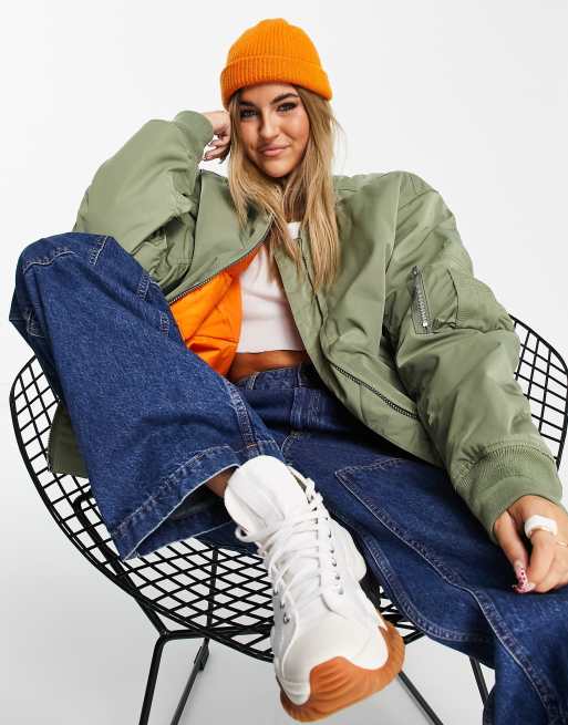 Weekday City – Kurtka bomberka z poliestru w kolorze khaki – KHAKI