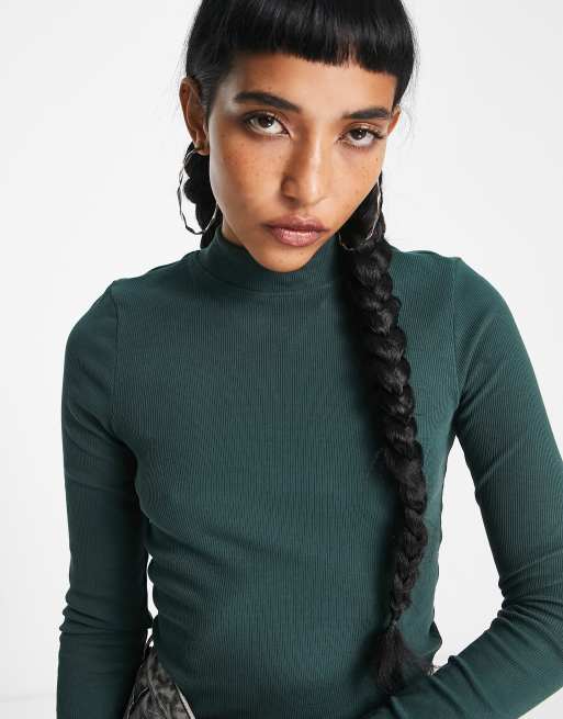 Green sales turtleneck top