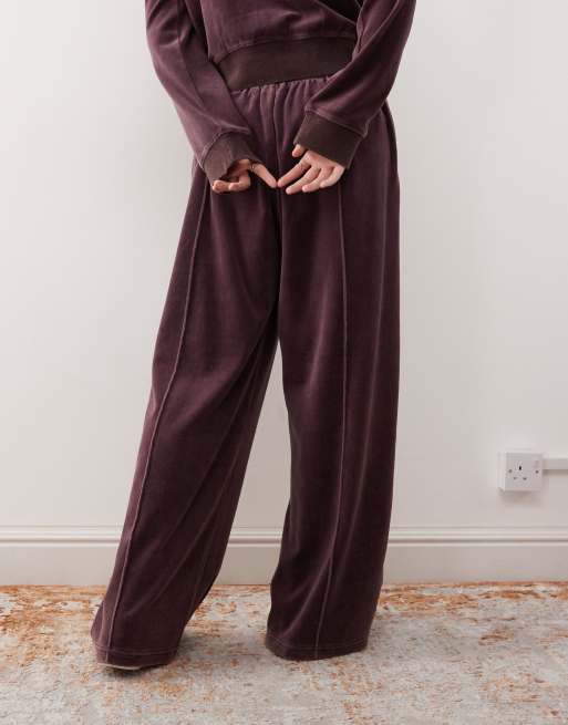 Weekday co-ord velvet wide leg trousers in dark plum, 2 of 5