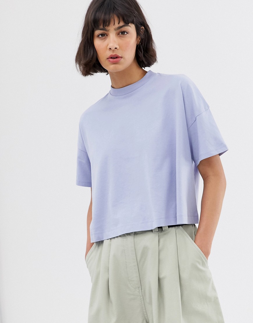 Weekday - Cropped T-shirt in blauw