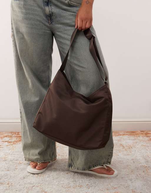 メケアリサ　Weekday Bag No.3 _Dates Brown Weekday crossbody bag in brown | ASOS