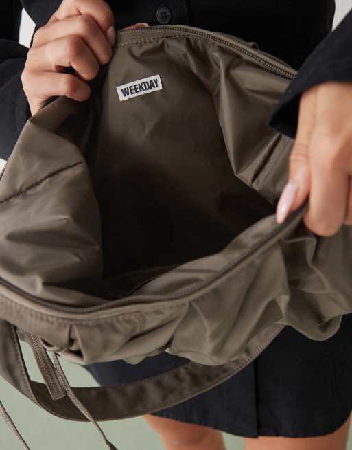 Weekday crossbody ruched bag in beige, 4 of 4