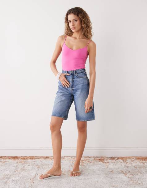 Weekday Curve - Blå forvaskede og øjtaljede denimshorts - view 1