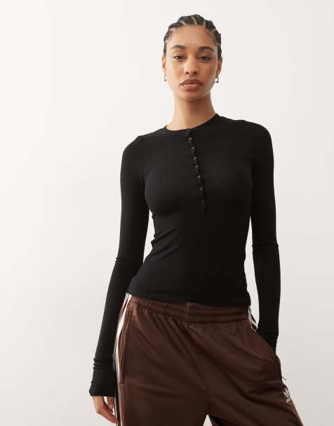 Weekday – Czarny T-shirt z dekoltem henley i długimi rękawami - view 1