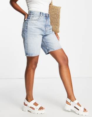 Weekday - Dandy - Lang geschnittene Jeans-Shorts in heller Stone-Waschung-Neutral