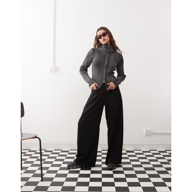 Weekday Dara low waist wide leg pants with front pleats in