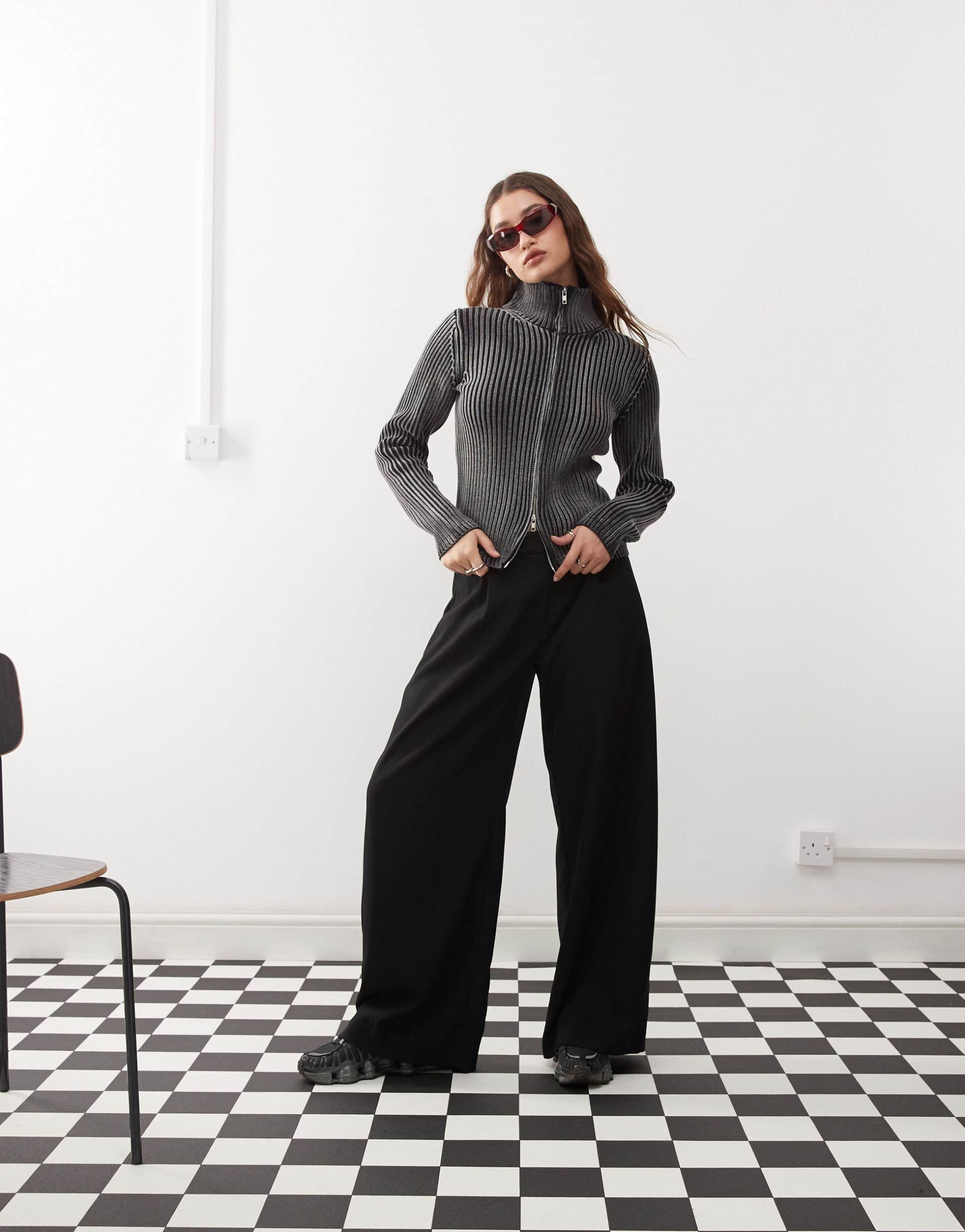 weekday dara low waist wide leg pants with front pleats in black