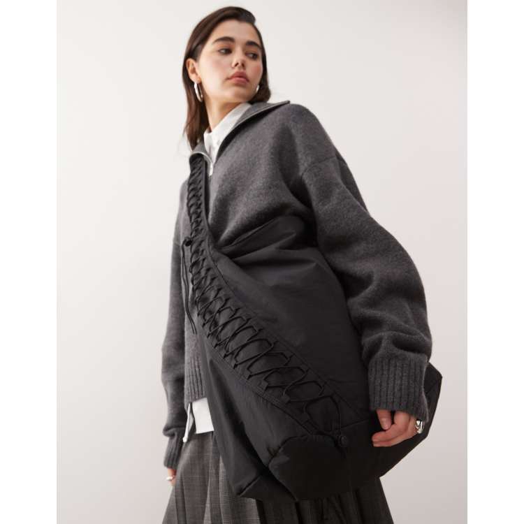 ★ DIAGONAL★ DRAWSTRING LIGHT BAG black DA251B04BK Weekday Dawa drawstring shoulder bag in black | ASOS