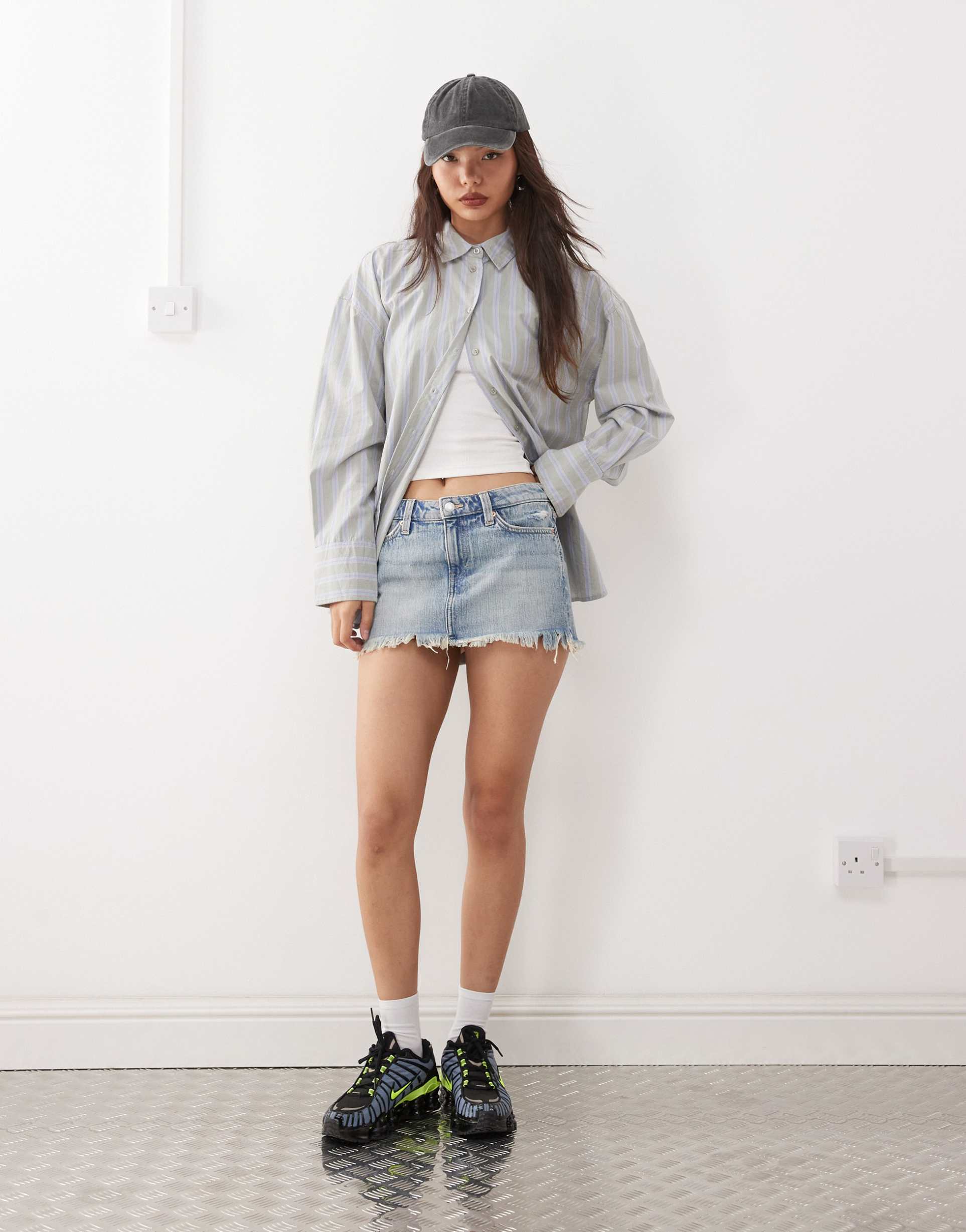 weekday denim mini skirt in light blue wash