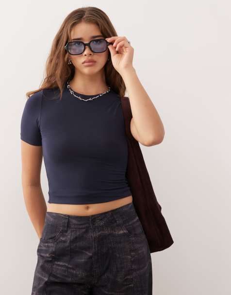 Weekday – Dopasowany ciemnoniebieski T-shirt - view 1