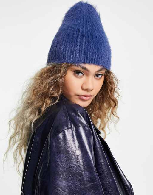 Weekday - Doris - Pluizige geribbelde muts in marineblauw - NAVY