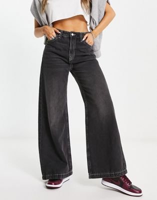 Shop Weekday Duchess Low Rise Baggy Fit Jeans In Anthracite Black