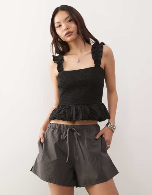 Weekday elastic waist shorts in off black, 2 of 5
