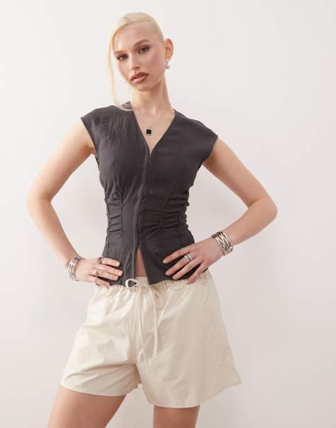 Weekday elasticated waist shorts in beige - view 1