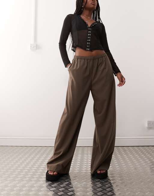 Weekday elasticated waist wide leg trousers in dark mole, 2 of 5